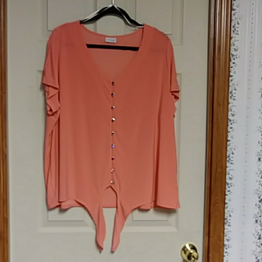 Kim Rogers 2x Peach cold shoulder top